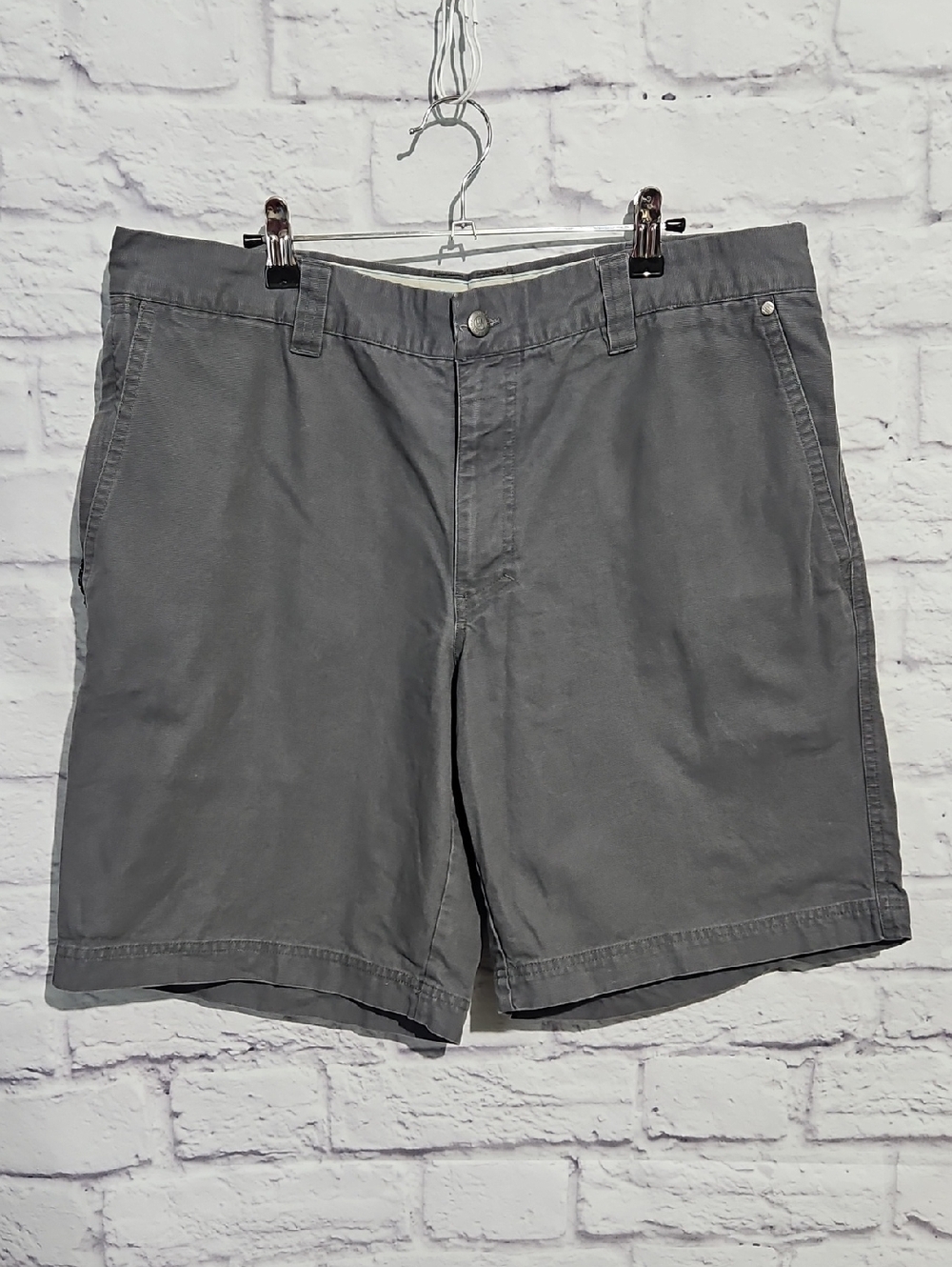 Columbia Men's Gray Flat Front Casual Shorts - Picture 1 of 10